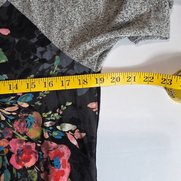 KUT From The Kloth Top Women XS Black Gray Floral Raglan Long Sleeve Casual - Picture 8 of 9